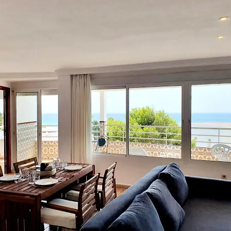 Luna Seafront Apartament *