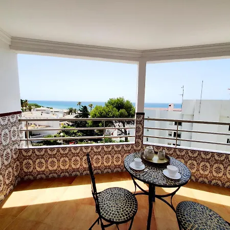 Luna Seafront Apartament Marbella