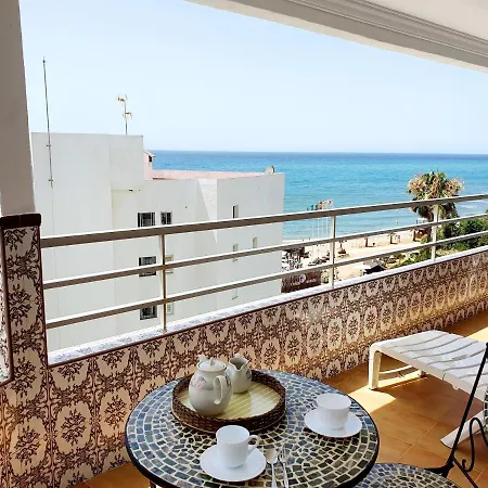 Luna Seafront Apartament *