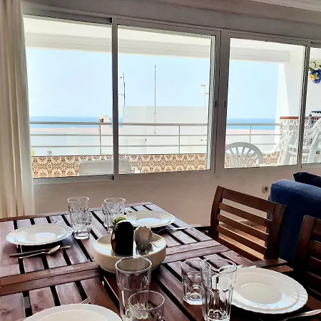 Luna Seafront Apartament Marbella