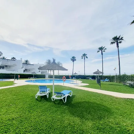 Luna Seafront Apartament *