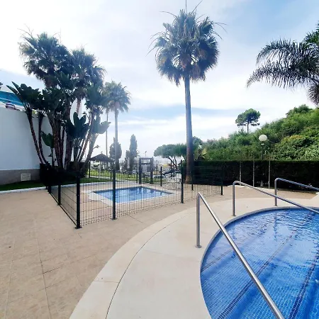 Luna Seafront Apartament *